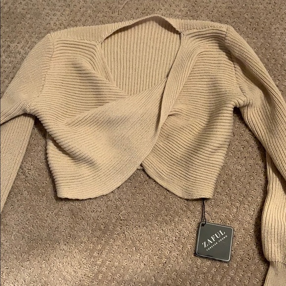 Stylish nude twist sweater - Picture 4 of 5